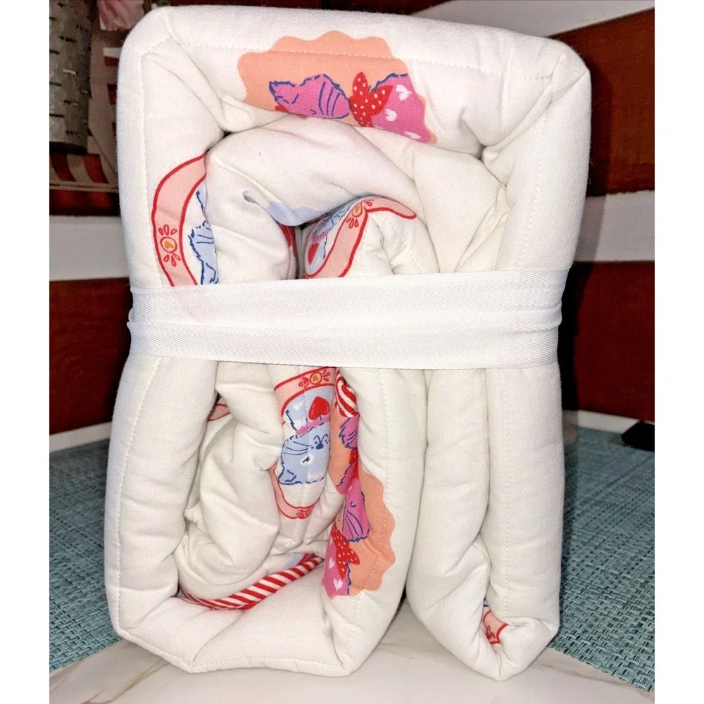 Pillowfort Patisserie Pet Shoppe Kids' Quilt Set - Twin